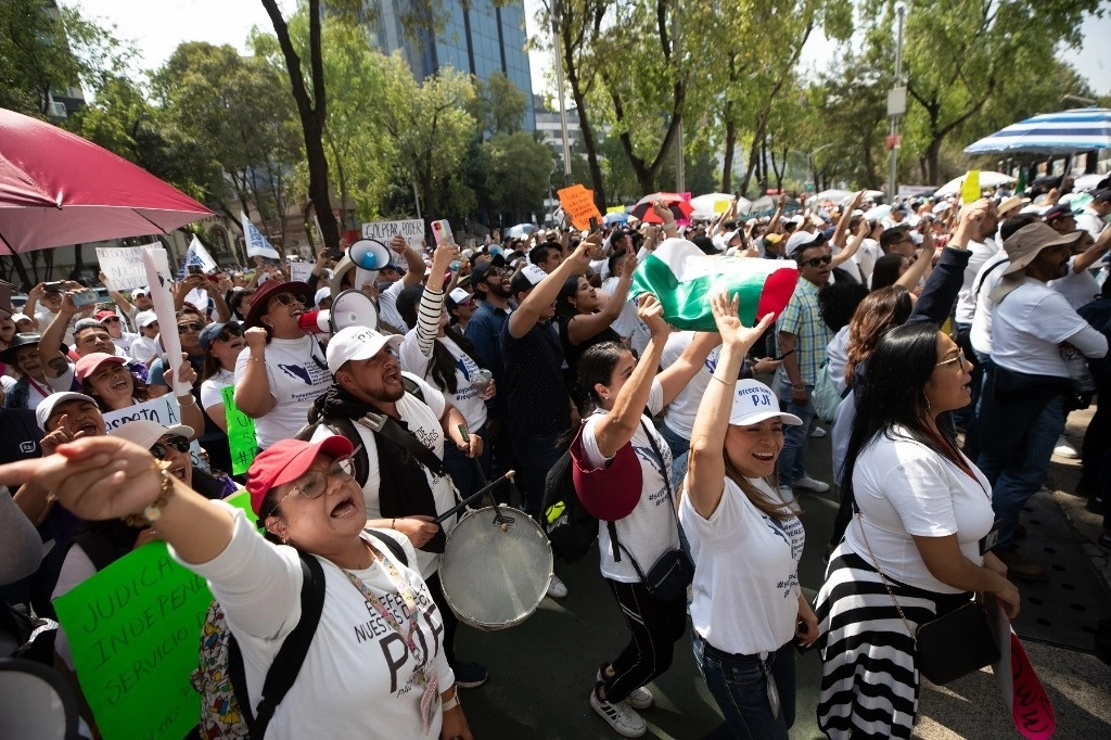 La Jornada Nueva Marcha En Nl Contra Extinci N De Fideicomisos Del Pjf