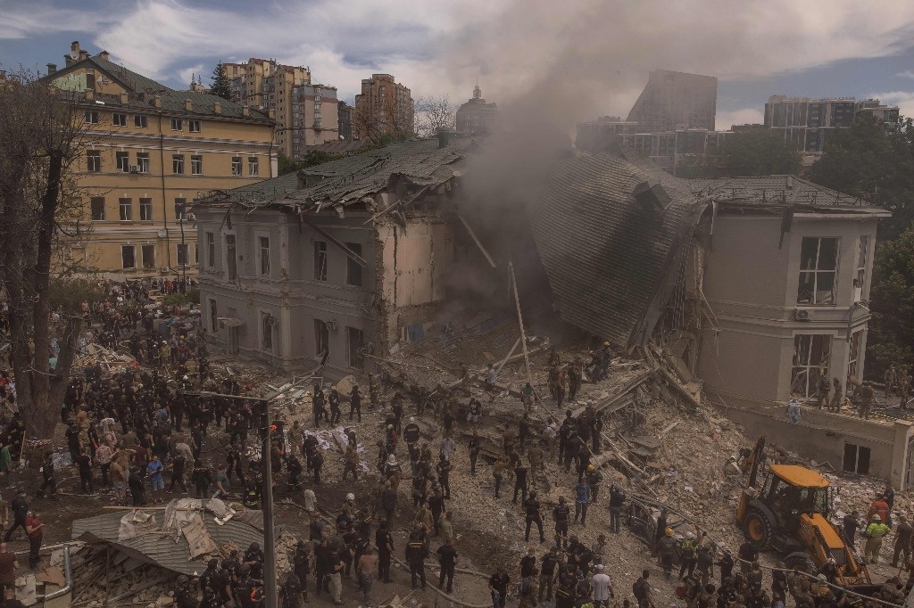 Russian bombing raid in Ukraine leaves 40 useless
