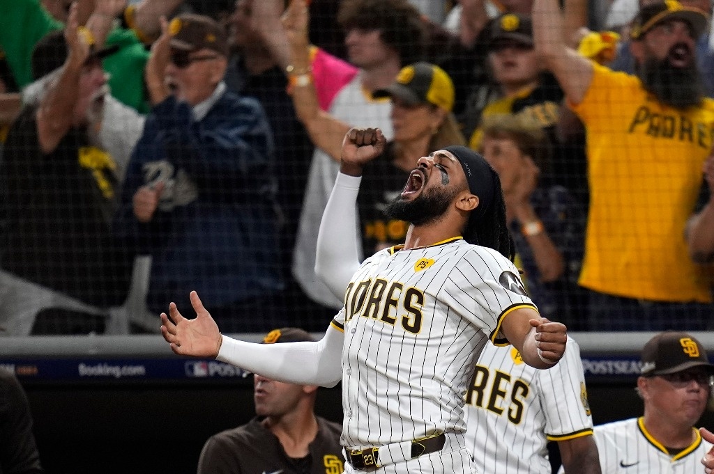 Padres beat Dodgers at home and take advantage in the series