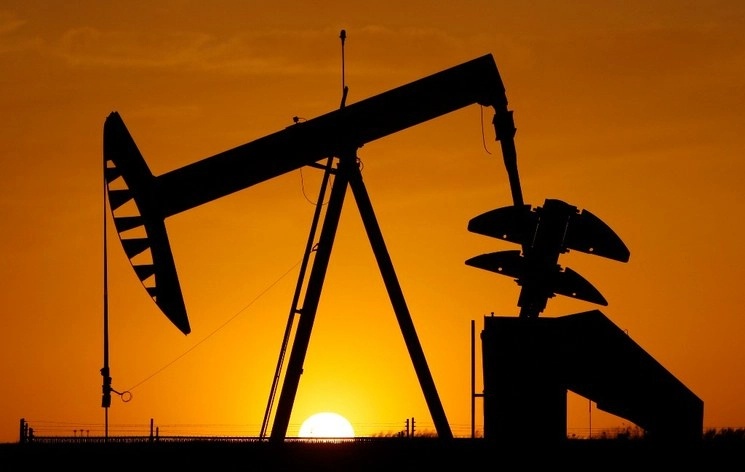 Petroprices rise 5% due to fears about Middle East supplies