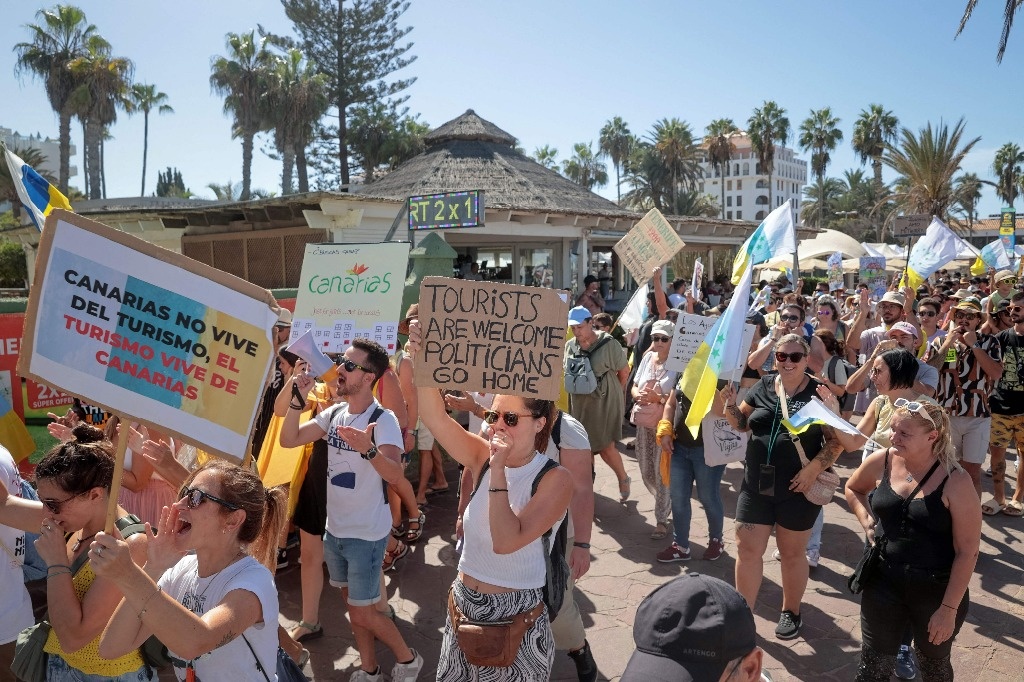 They protest in Spain against mass tourism and the degradation it causes