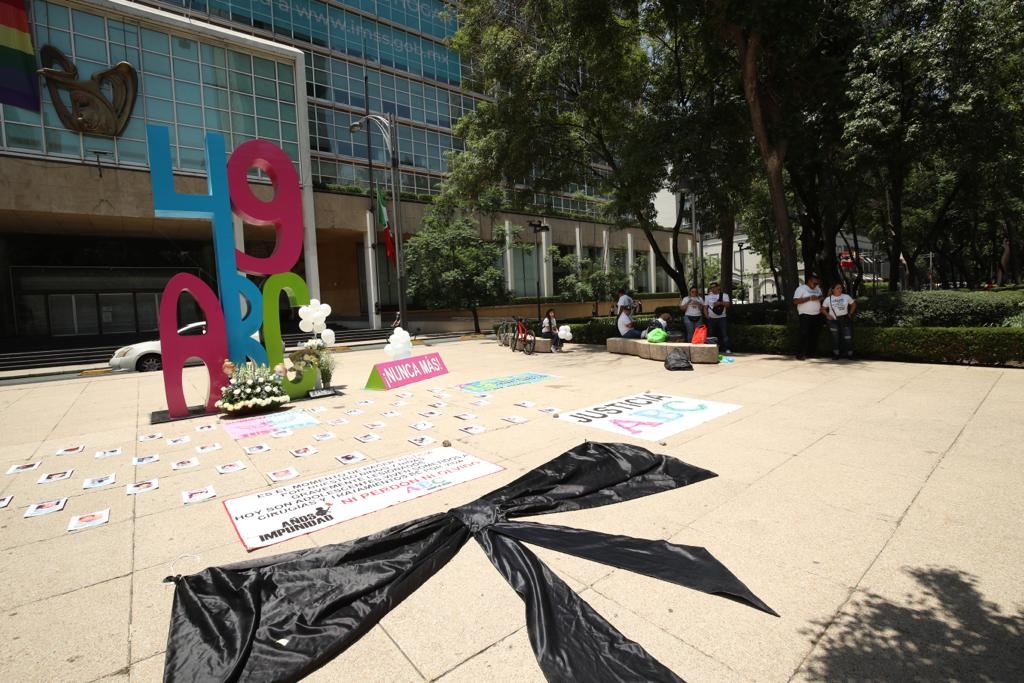 La Jornada Protestan Padres De Víctimas De Abc Frente Al Imss En Reforma 7501