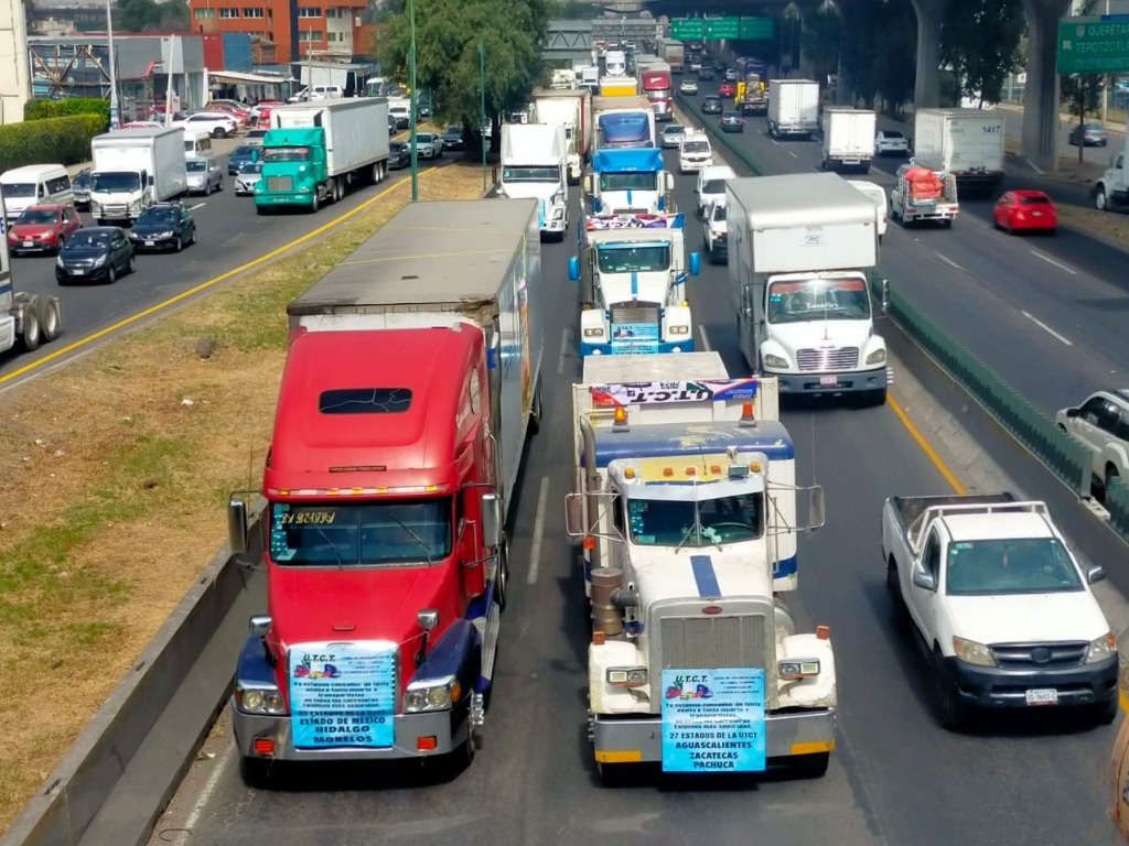 La Jornada - Protestas de transportistas en el Edomex y Veracruz