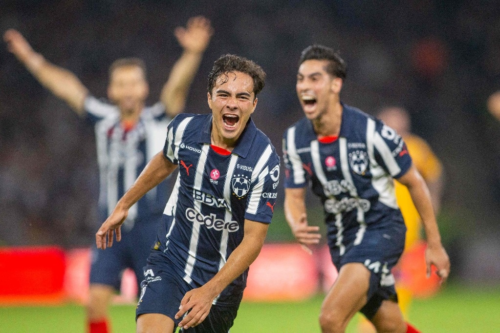 Rayados wins the royal classic and scores 4 goals against Tigres