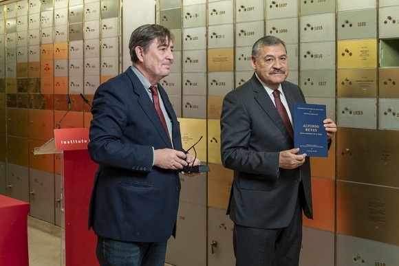 Instituto Cervantes receives original version of the ‘Iliad’ by Alfonso Reyes