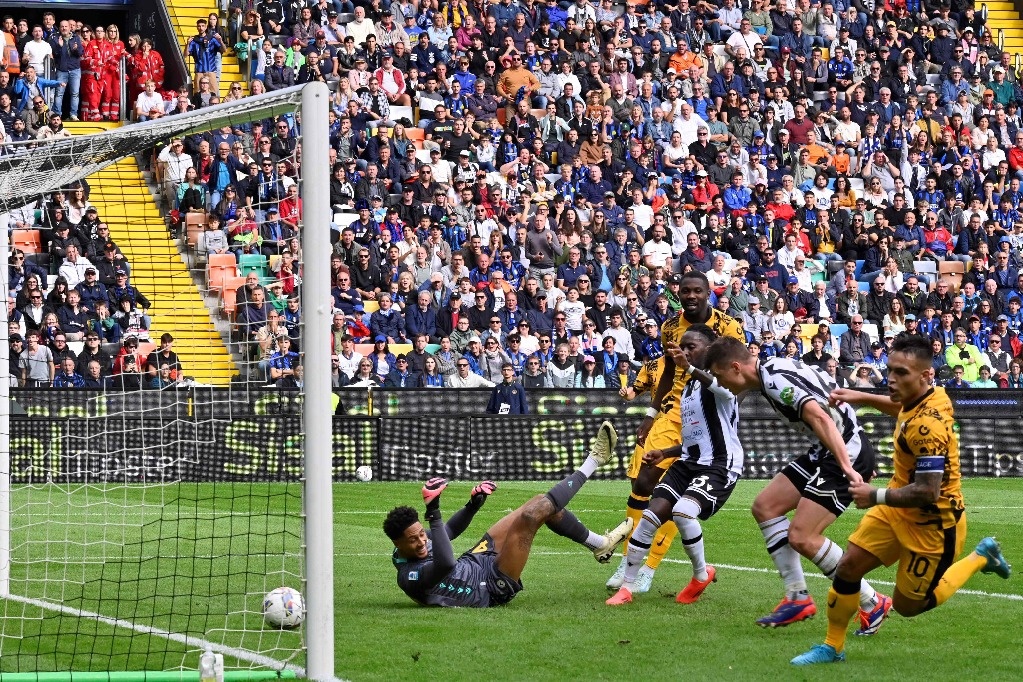 Scorer Lautaro Martínez returns with a double against Udinese