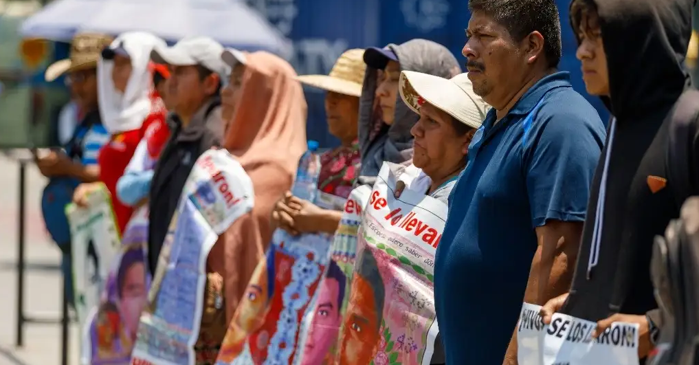 The Zócalo is guarded due to AMLO’s meeting with the families of the 43