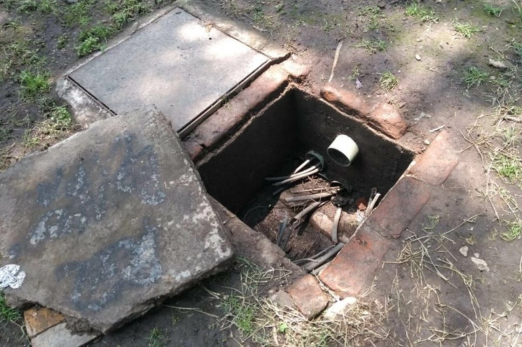 Robo de cableado en la Alameda Central de la Ciudad de México. Foto ‘La Jornada’