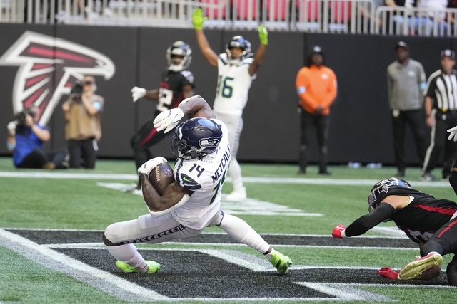 Seattle wins 34-14 over the Falcons; Vikings lose undefeated against Leones