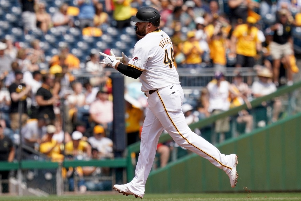 Rowdy Tellez hits home run in Pirates’ 7-2 win over Mariners