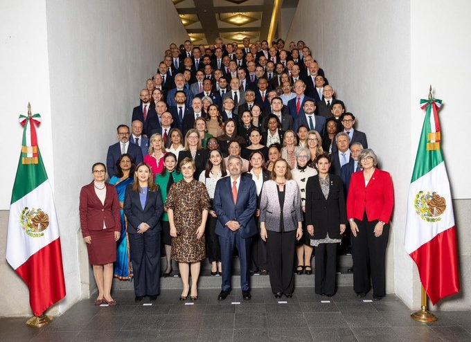 La Jornada – De la Fuente meets with Diplomatic Corps accredited in Mexico