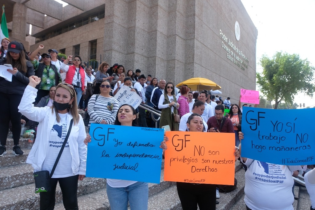 La Jornada Senadores De Oposici N Impugnan Ante Scjn Desaparici N De