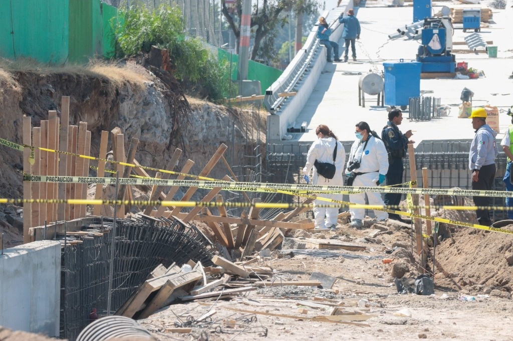 La Jornada - Sepulta Alud A Dos Trabajadores Municipales En Xalapa