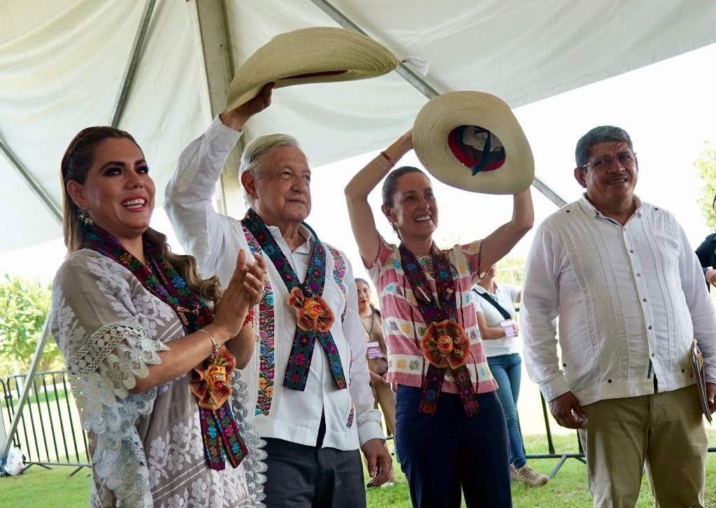 Sheinbaum and AMLO visit the Costa Chica of Guerrero