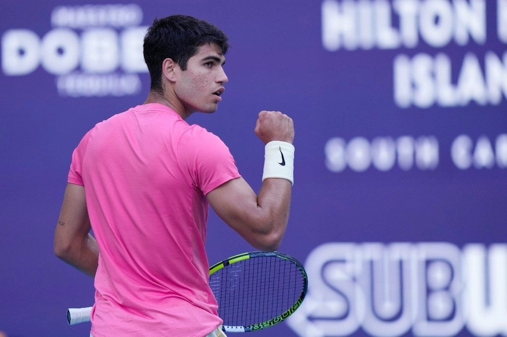 Sinner and Alcaraz practice on the middle court docket at Roland Garros