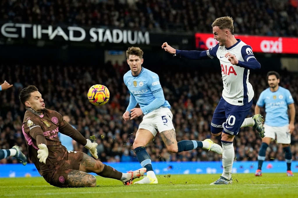 Tottenham crowns and Manchester City in the Premier League