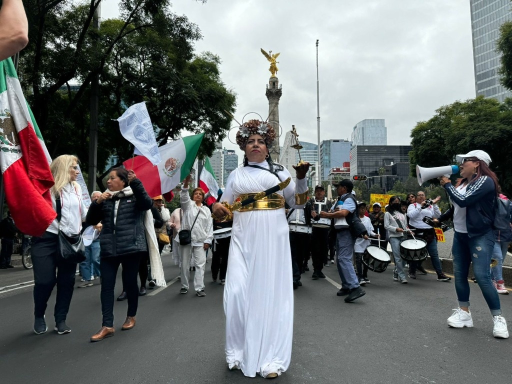 PJ workers march from Ángel to the Senate against judicial reform