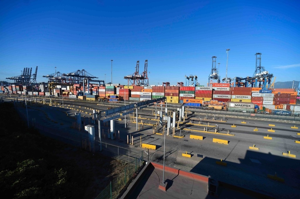 Customs procedures delay the logistics chain