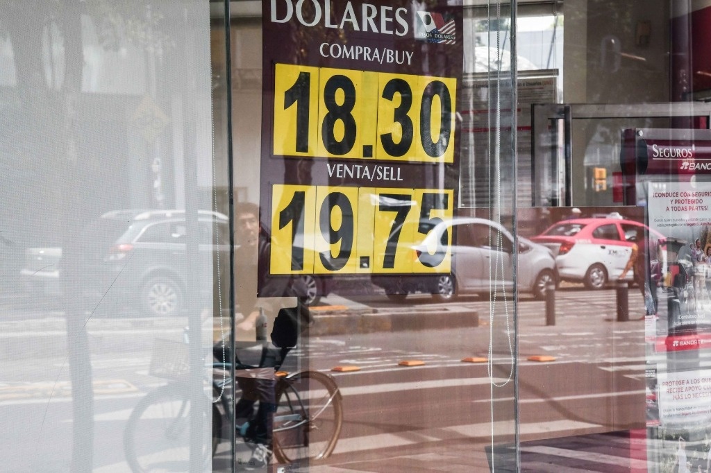 After the break, the Mexican peso gains ground, at 19.41 per dollar