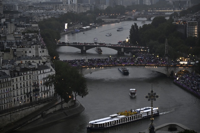 Men’s triathlon postponed due to pollution in the Seine