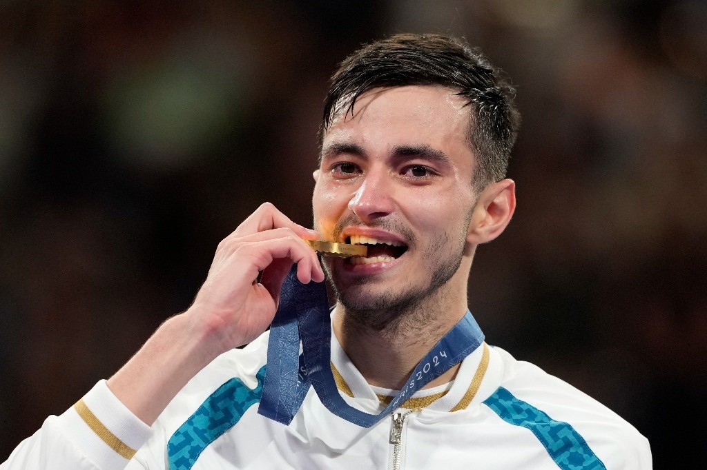 Uzbek Rashitov regains taekwondo title at -68 kg