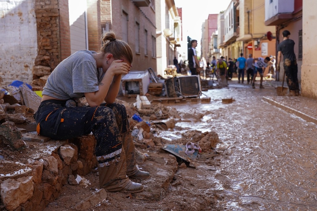 Valencia: 1,900 missing in floods