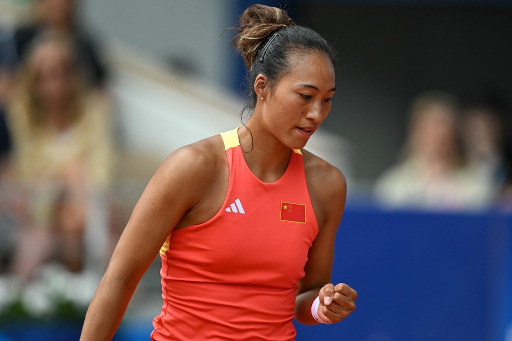 Zheng Qinwen beats Donna Vekic in the women’s Olympic tennis final