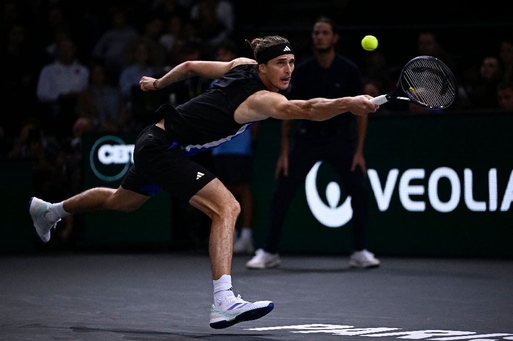 Zverev beats Humbert in the final of the Paris Masters 1000